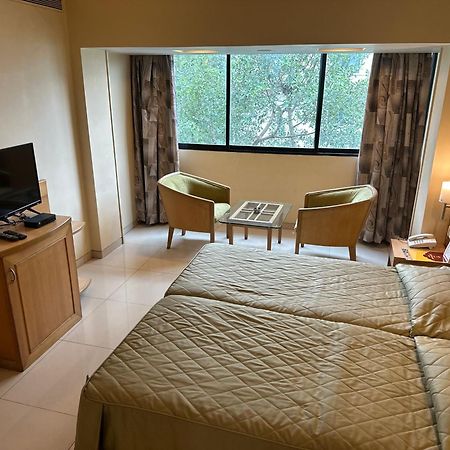 Hotel Ashirwad Пуне Екстер'єр фото