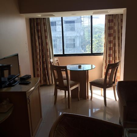 Hotel Ashirwad Пуне Екстер'єр фото