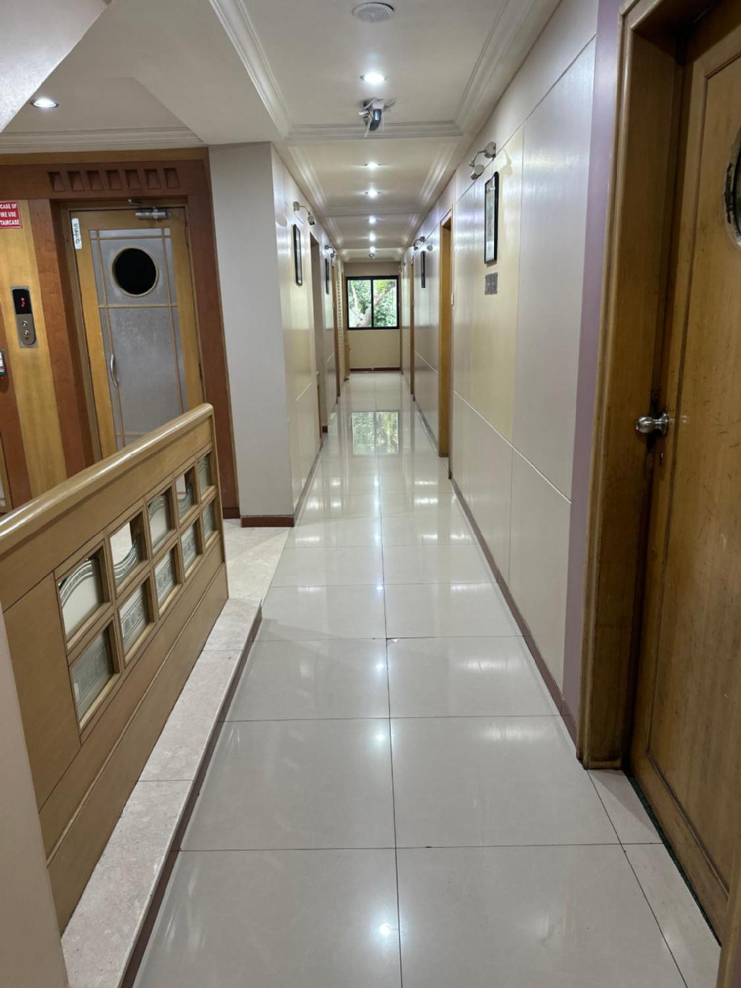 Hotel Ashirwad Пуне Екстер'єр фото