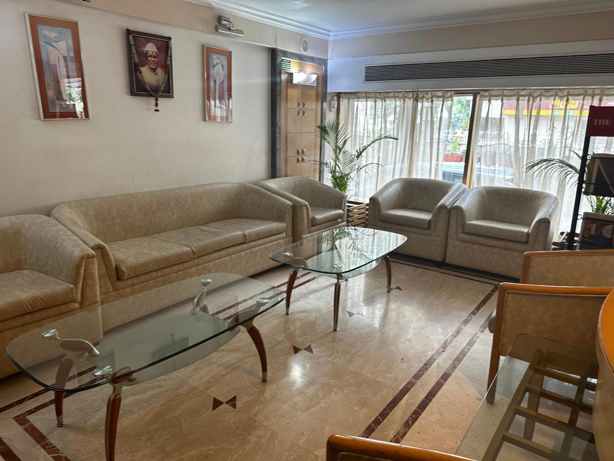Hotel Ashirwad Пуне Екстер'єр фото