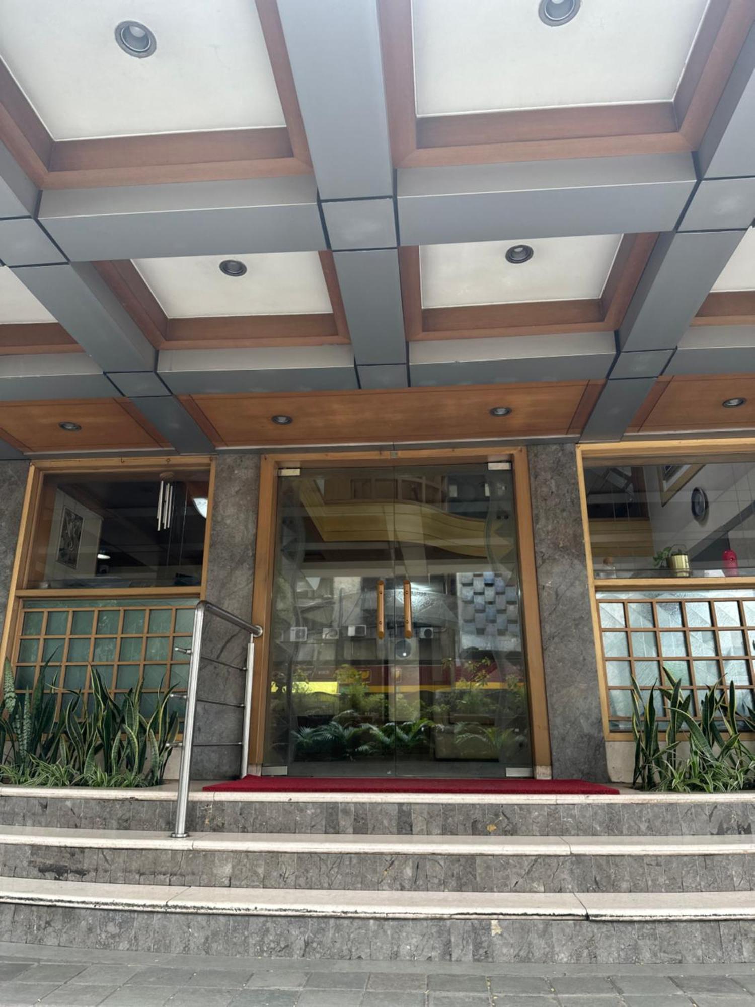 Hotel Ashirwad Пуне Екстер'єр фото
