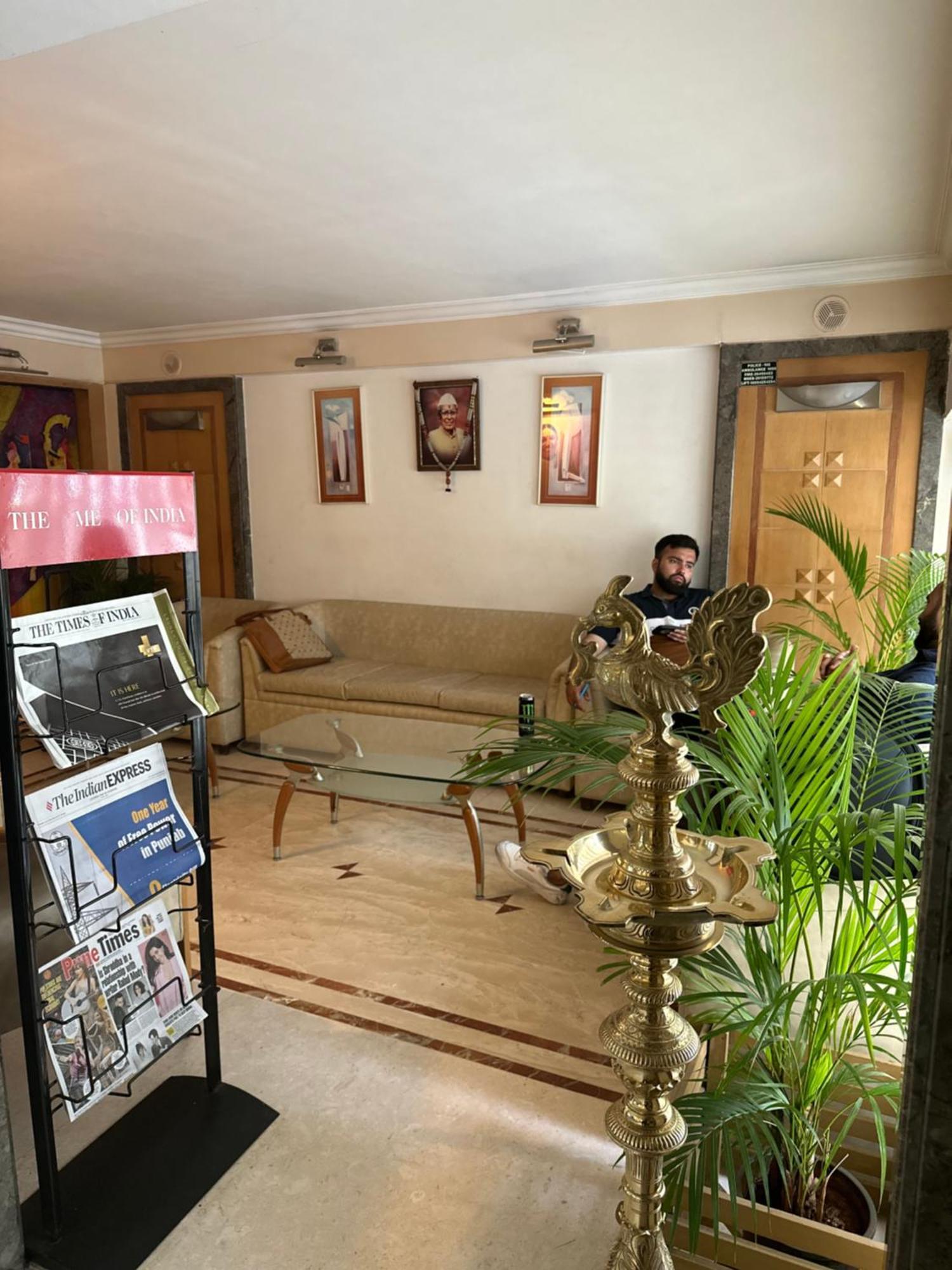 Hotel Ashirwad Пуне Екстер'єр фото