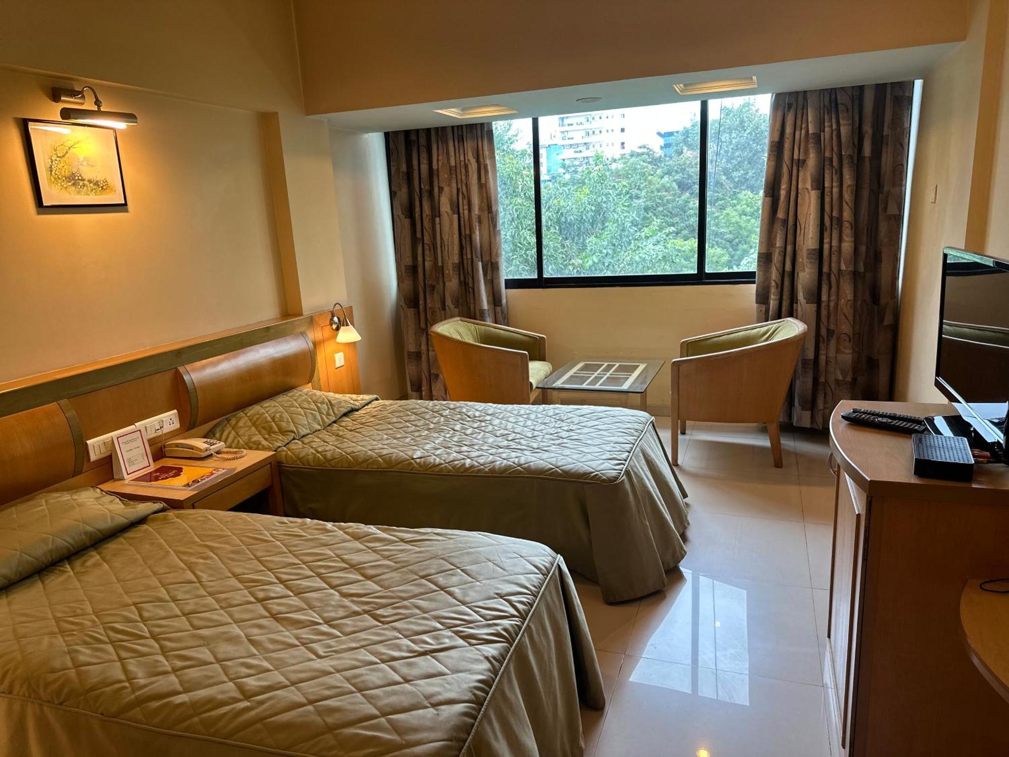 Hotel Ashirwad Пуне Екстер'єр фото