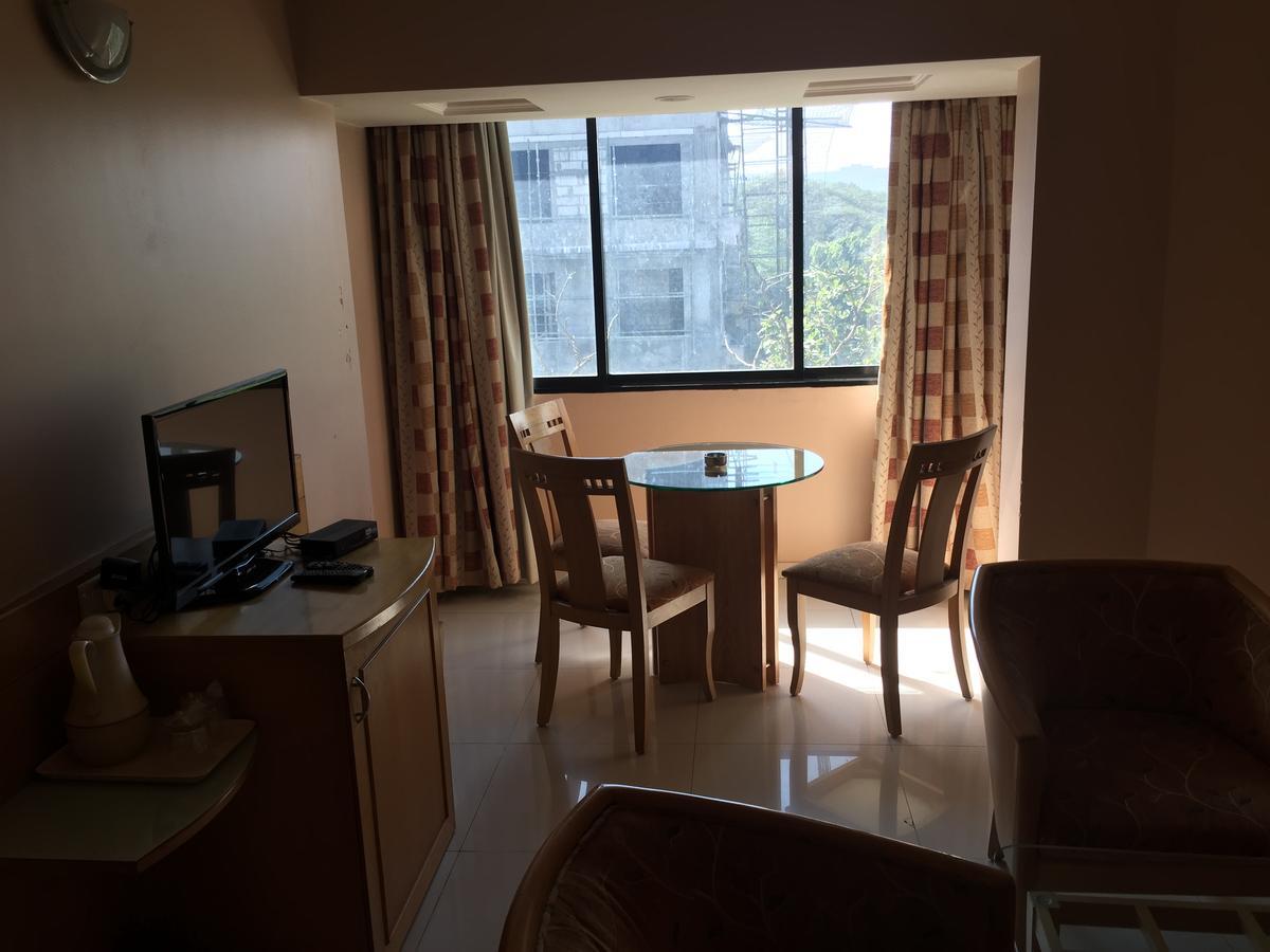 Hotel Ashirwad Пуне Екстер'єр фото