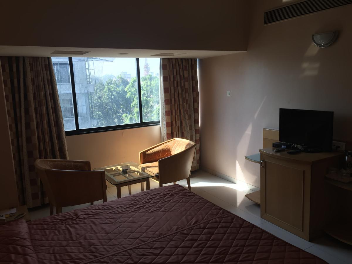 Hotel Ashirwad Пуне Екстер'єр фото